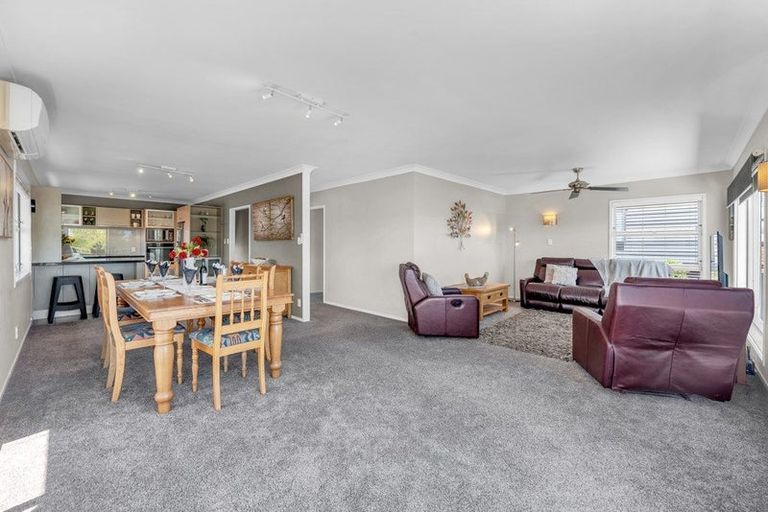 Photo of property in 3/58 Takutai Avenue, Half Moon Bay, Auckland, 2012
