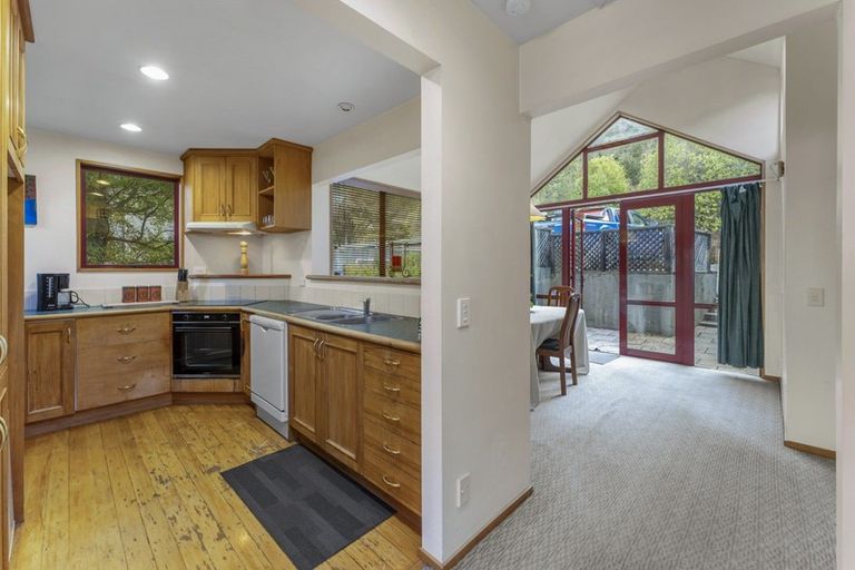 Photo of property in 22a Evergreen Place, Sunshine Bay, Queenstown, 9300