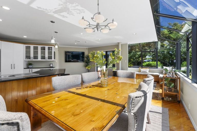 Photo of property in 92 Govett Avenue, Frankleigh Park, New Plymouth, 4310