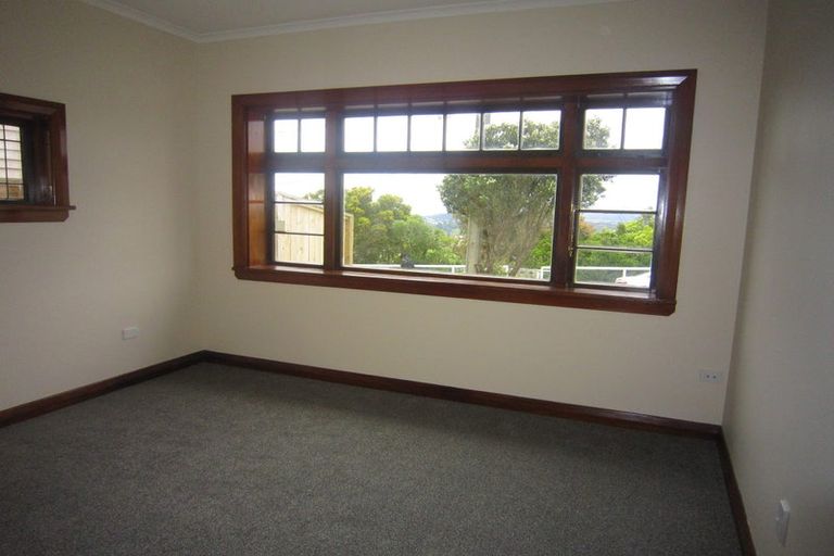 Photo of property in 150 The Ridgeway, Mornington, Wellington, 6021
