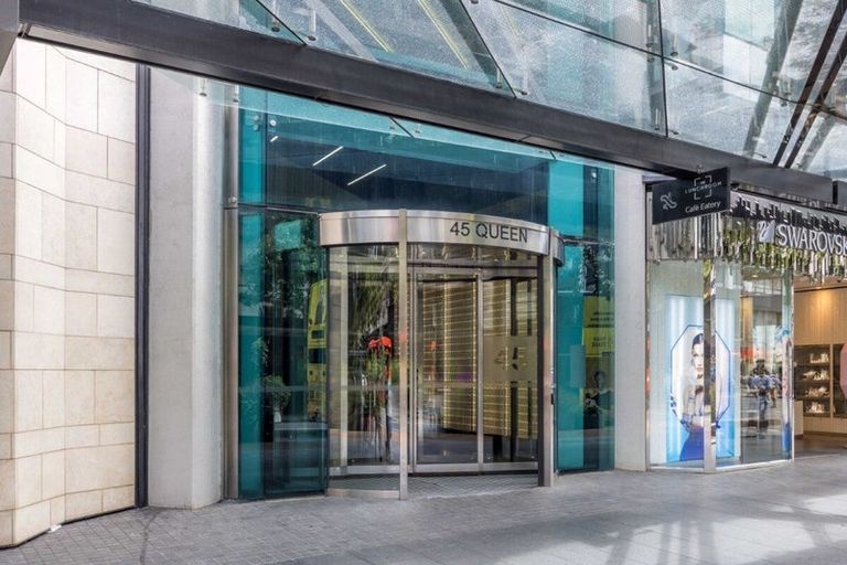 Photo of property in 1/45 Queen Street, Northcote Point, Auckland, 0627