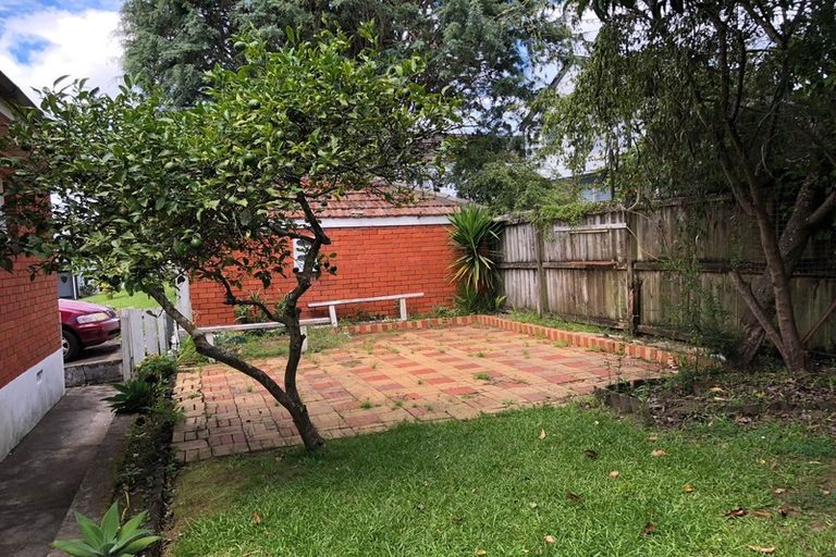 Photo of property in 49 Gardner Avenue, New Lynn, Auckland, 0600