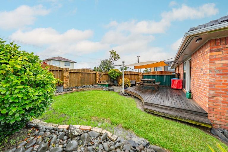 Photo of property in 3 Poto Street, Te Atatu South, Auckland, 0610