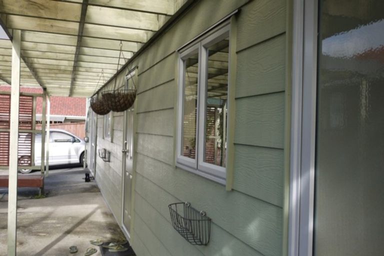 Photo of property in 5a Everingham Place, Sunnyhills, Auckland, 2010