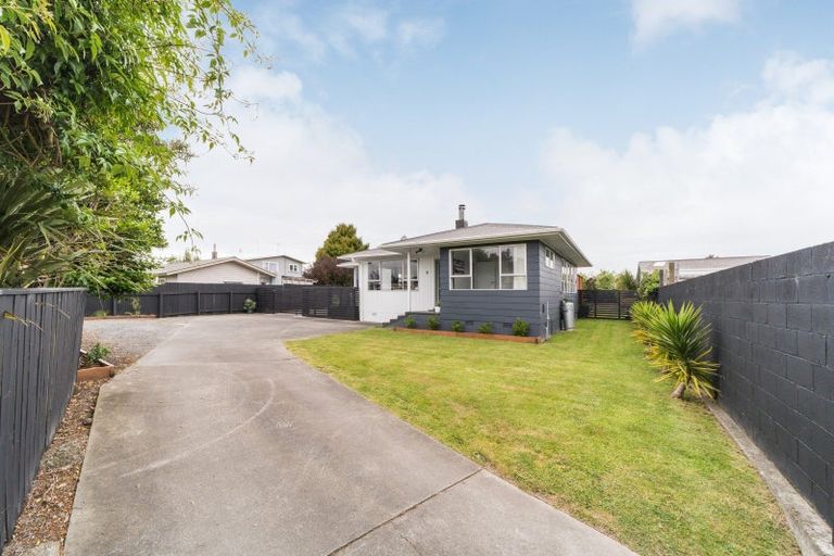 Photo of property in 9 Hinau Place, Cloverlea, Palmerston North, 4412