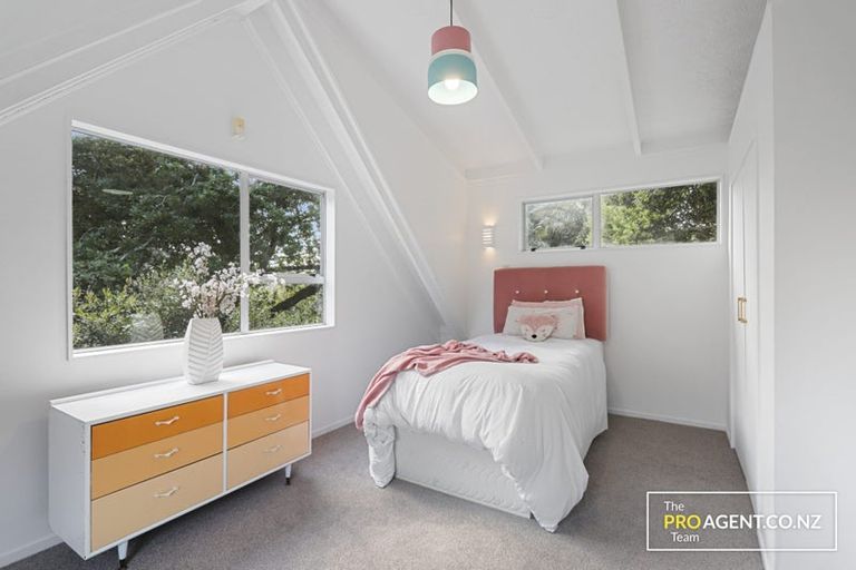 Photo of property in 639 Huia Road, Parau, Auckland, 0604