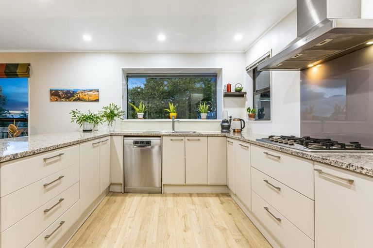 Photo of property in 34 Exploration Way, Whitby, Porirua, 5024