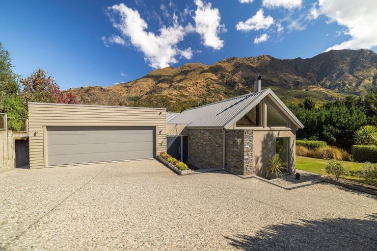 Photo of property in 51 Mathias Terrace, Arthurs Point, Queenstown, 9371