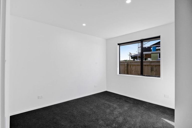 Photo of property in 120 Seaview Road, Westown, New Plymouth, 4310