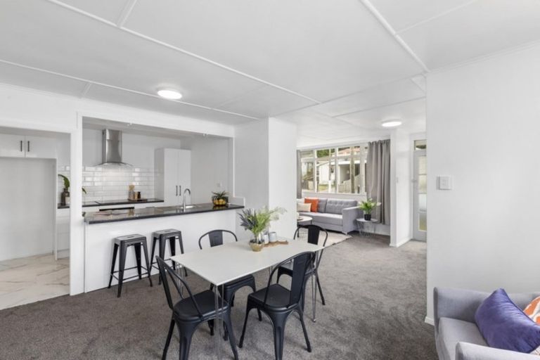 Photo of property in 33 Hanson Grove, Stokes Valley, Lower Hutt, 5019