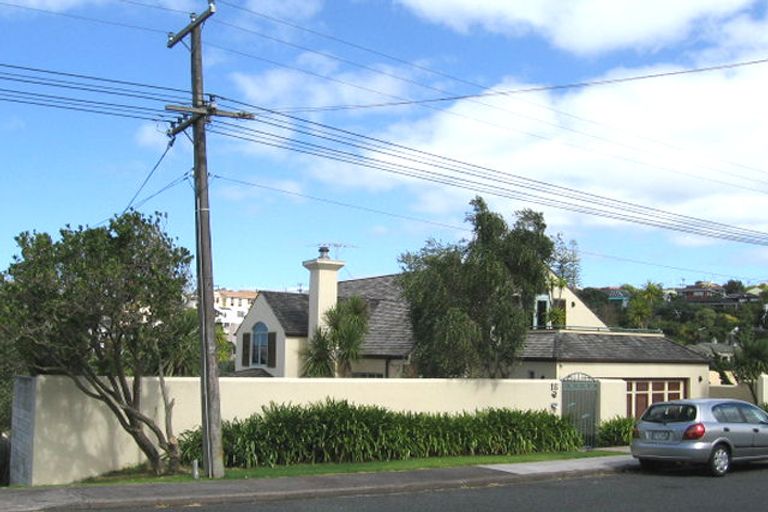 Photo of property in 18 Commodore Parry Road, Castor Bay, Auckland, 0620