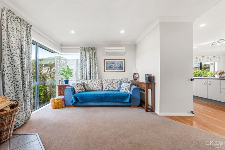 Photo of property in 53 Riverstone Drive, Riverstone Terraces, Upper Hutt, 5018
