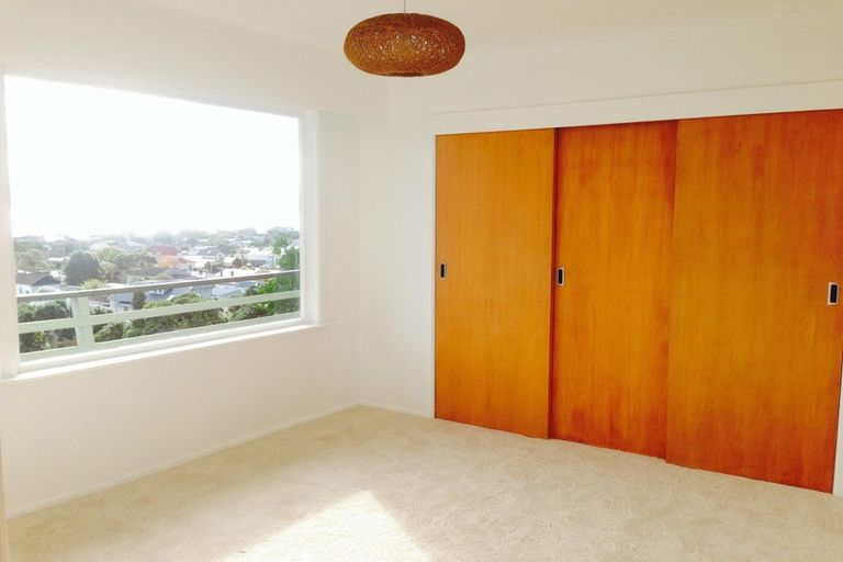 Photo of property in 28-30 Matipo Street, Eastbourne, Lower Hutt, 5013