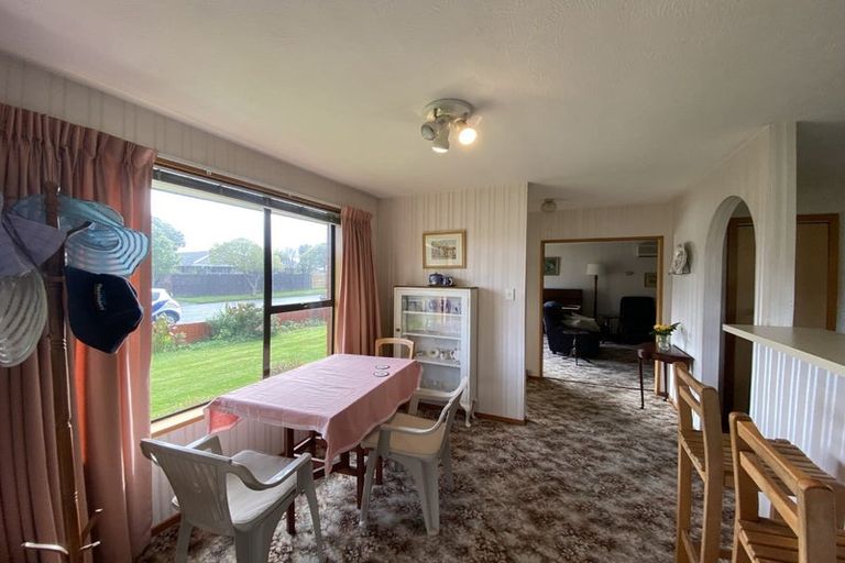 Photo of property in 132 Reynolds Avenue, Bishopdale, Christchurch, 8053