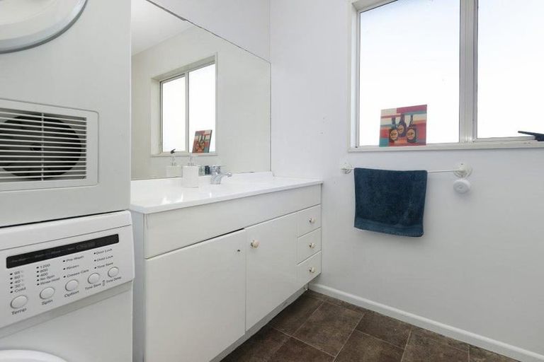 Photo of property in 16 Barlow Street, Ilam, Christchurch, 8041