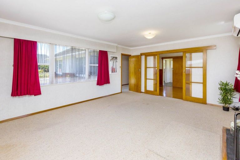 Photo of property in 61 Kashmir Avenue, Clouston Park, Upper Hutt, 5018