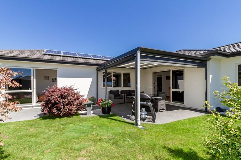 Photo of property in 12 Rotoiti Way, Poraiti, Napier, 4112
