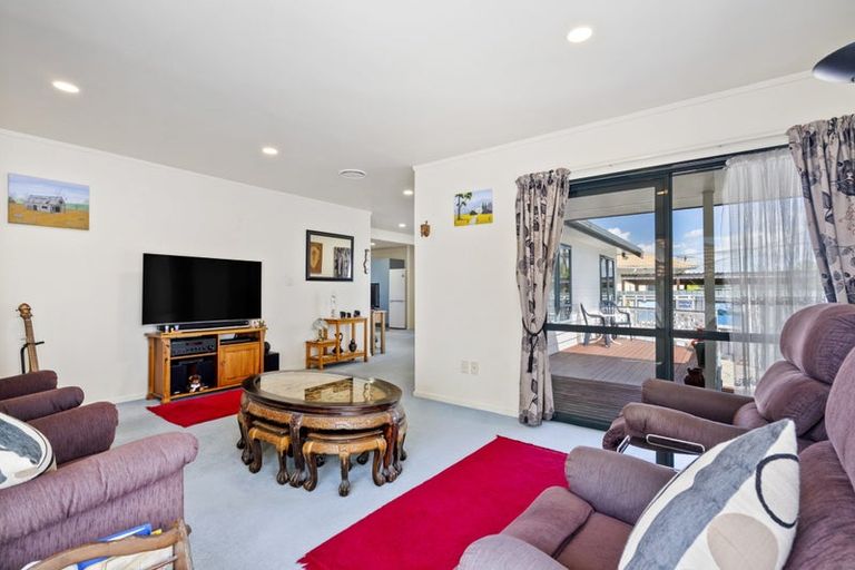 Photo of property in 9 Raumati Crescent, Onerahi, Whangarei, 0110
