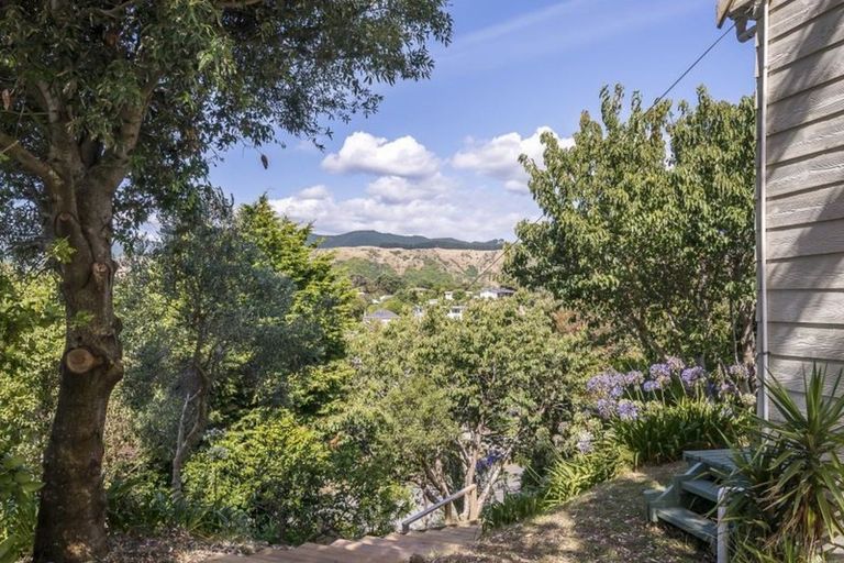 Photo of property in 51 Renown Road, Raumati South, Paraparaumu, 5032