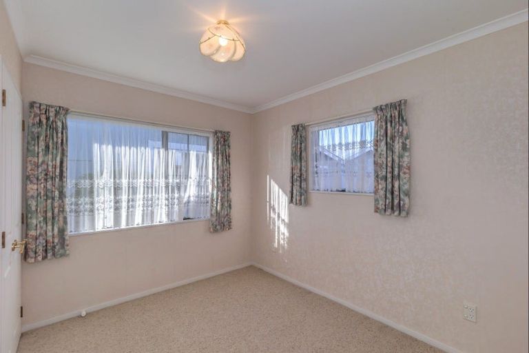 Photo of property in 106 Winchester Street, Levin, 5510