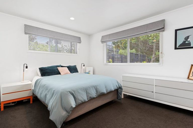 Photo of property in 85b Lake Panorama Drive, Henderson Valley, Auckland, 0614