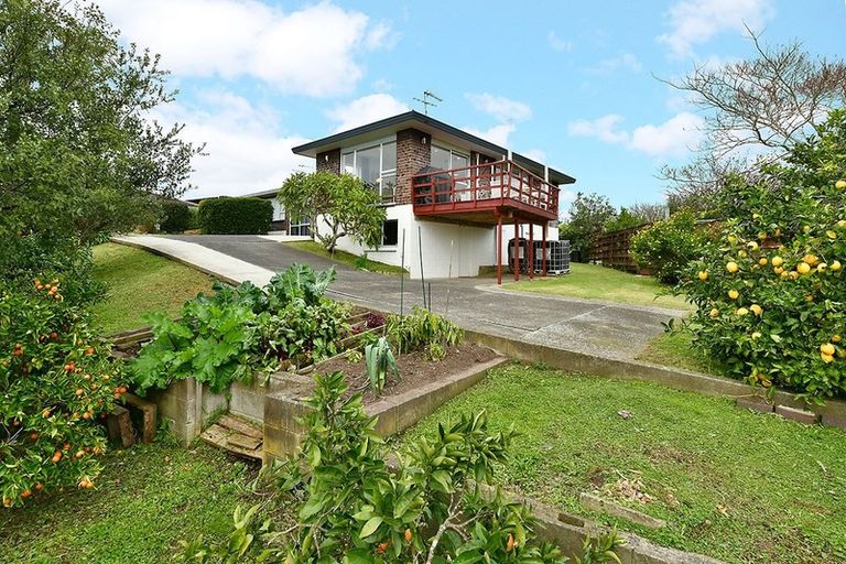Photo of property in 33a Rosario Crescent, Red Beach, 0932