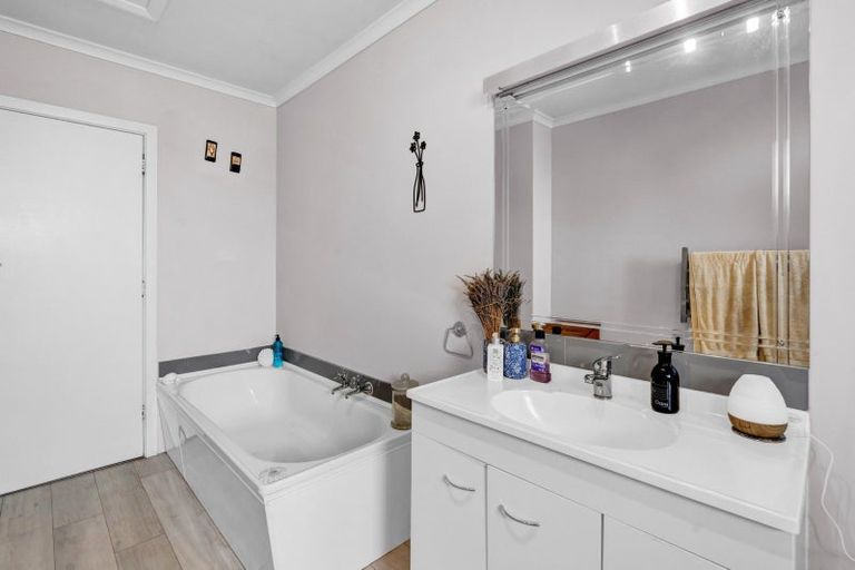 Photo of property in 5883 Mountain Road, Normanby, Hawera, 4673