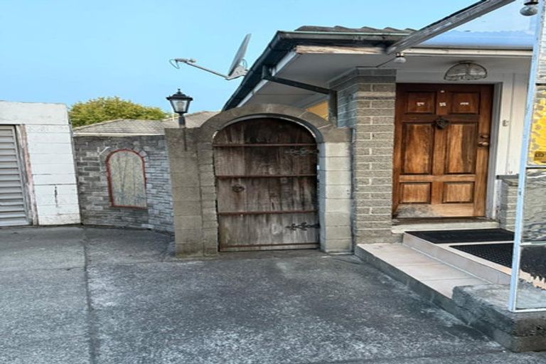 Photo of property in 2/4 Wadeley Road, Ilam, Christchurch, 8041