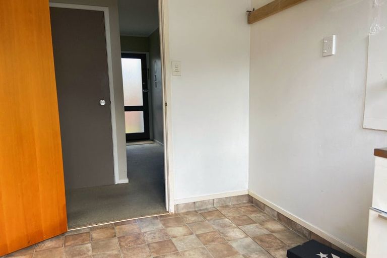 Photo of property in 2/13 Erica Road, Sunnynook, Auckland, 0620