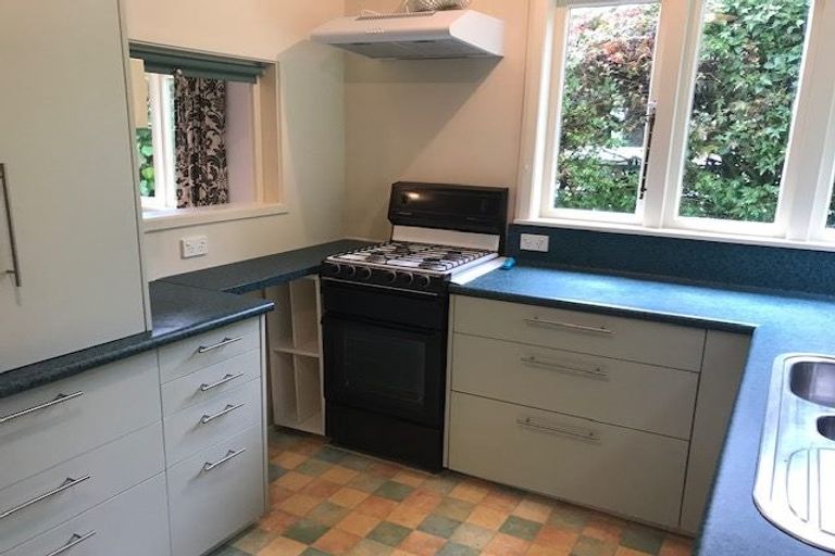 Photo of property in 24 Awarua Street, Ngaio, Wellington, 6035