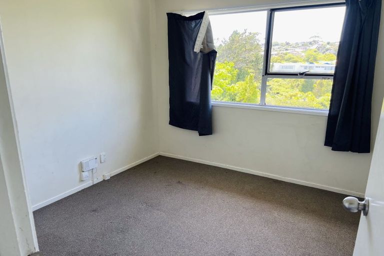 Photo of property in 2/13 Erica Road, Sunnynook, Auckland, 0620