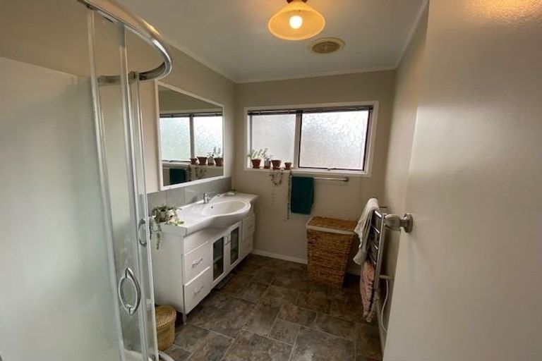 Photo of property in 13 Wilkinson Way, Browns Bay, Auckland, 0630