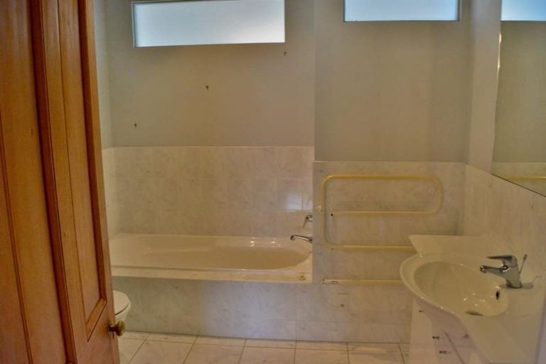 Photo of property in 1/46 Palmerston Road, Birkenhead, Auckland, 0626