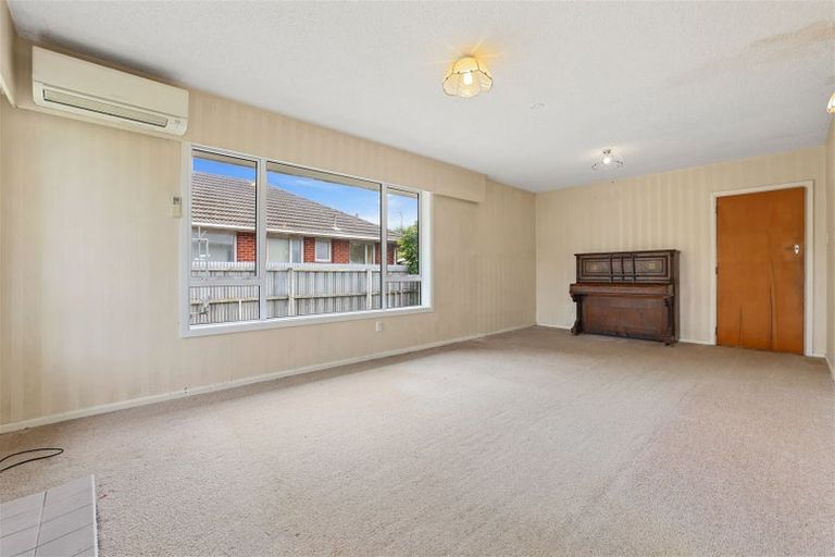 Photo of property in 5 Lochee Road, Upper Riccarton, Christchurch, 8041