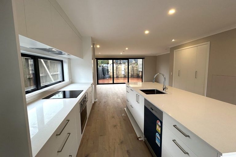 Photo of property in 123 Normandale Road, Normandale, Lower Hutt, 5010