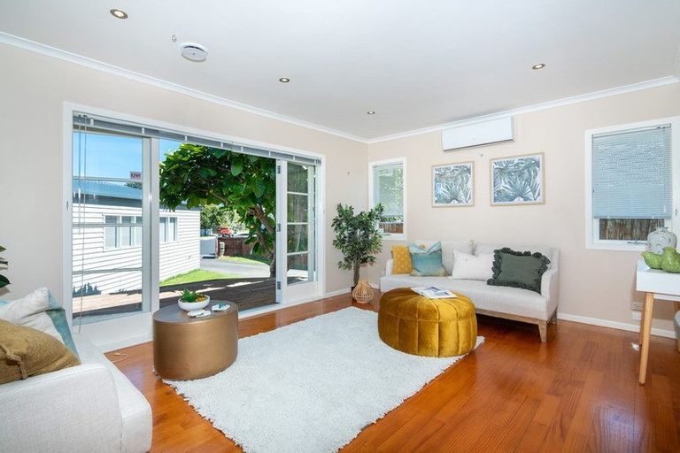 Photo of property in 47 Hereford Street, Te Atatu Peninsula, Auckland, 0610