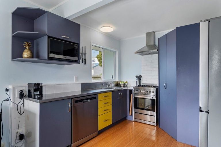 Photo of property in 7b Taylor Road, Papamoa Beach, Papamoa, 3118