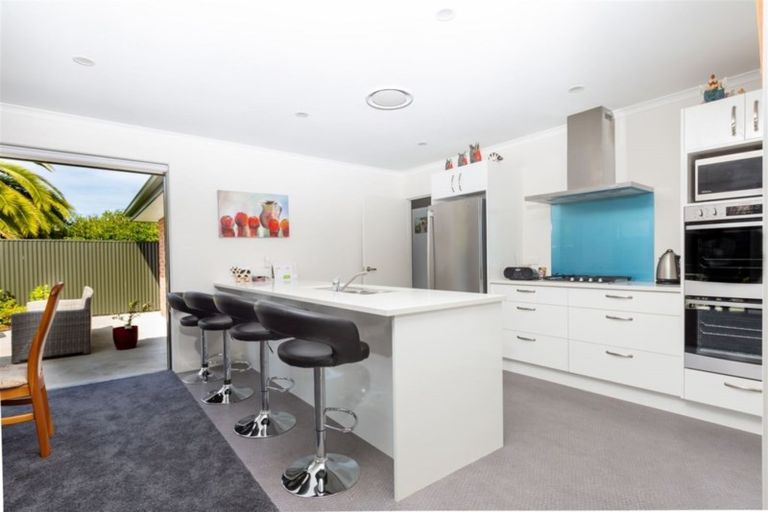 Photo of property in 13 Puketutu Grove, Motueka, 7120