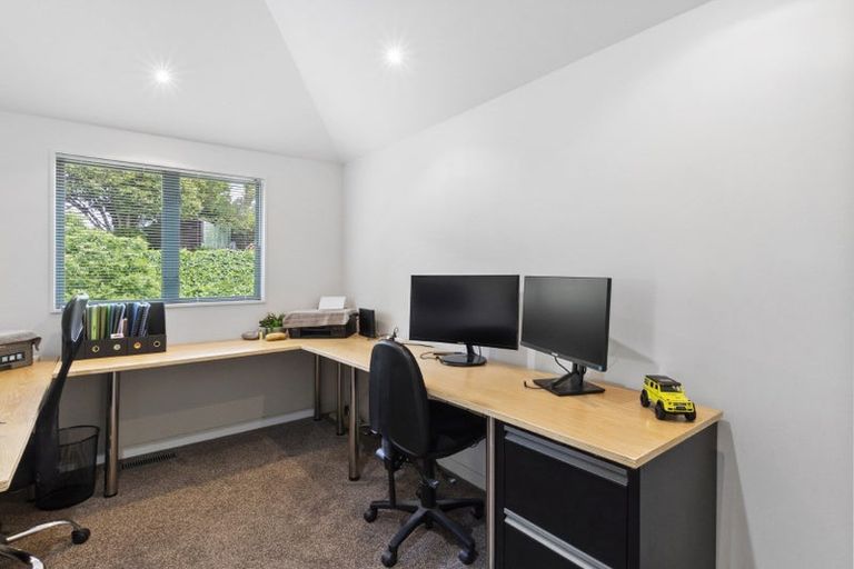 Photo of property in 2 Minchin Crescent, St Andrews, Hamilton, 3200