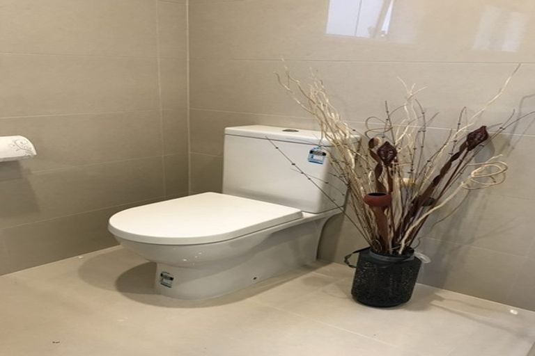 Photo of property in 39 Deverell Place, Northcross, Auckland, 0632