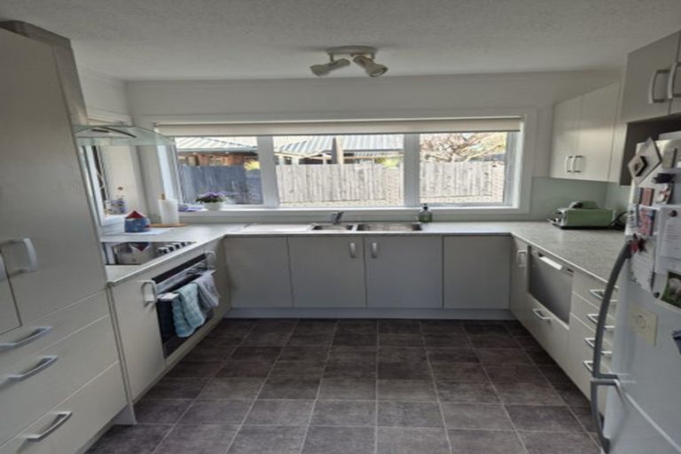 Photo of property in 4/45 Shakespeare Road, Milford, Auckland, 0620