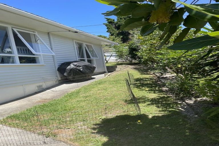 Photo of property in 1/48 Matipo Road, Mairangi Bay, Auckland, 0630