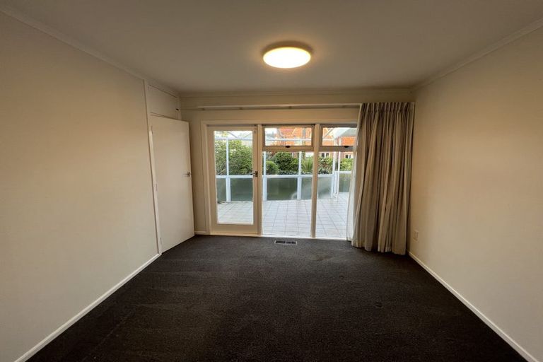 Photo of property in 192 Hurstmere Road, Takapuna, Auckland, 0622