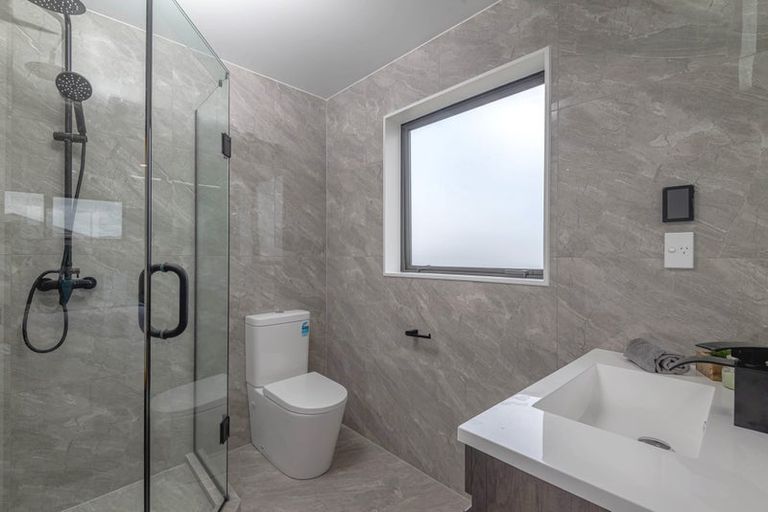 Photo of property in 10 Rockpool Road, Orewa, 0931