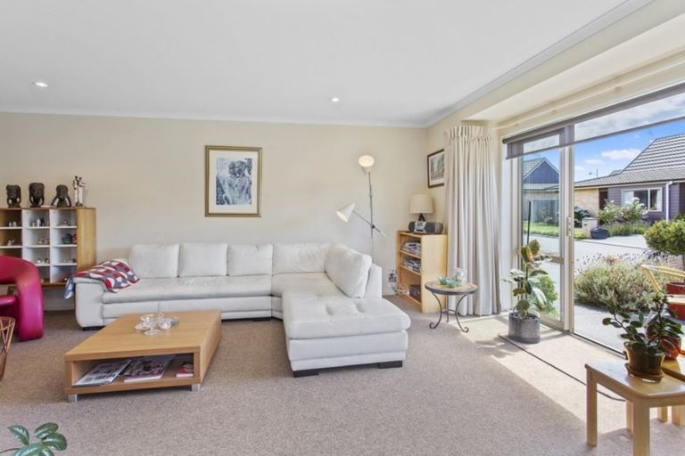 Photo of property in 3 Reeves Road, Rangiora, 7400