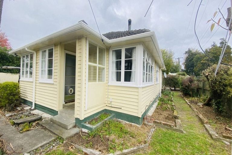 Photo of property in 5 Kummer Crescent, Masterton, 5810