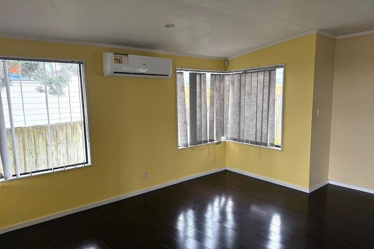 Photo of property in 32 Wai Iti Place, Clendon Park, Auckland, 2103