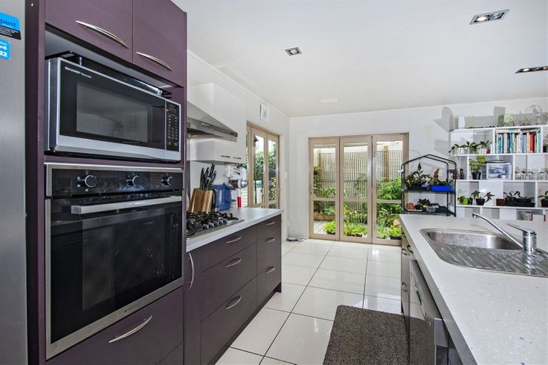 Photo of property in 2 Ross Street, Onerahi, Whangarei, 0110