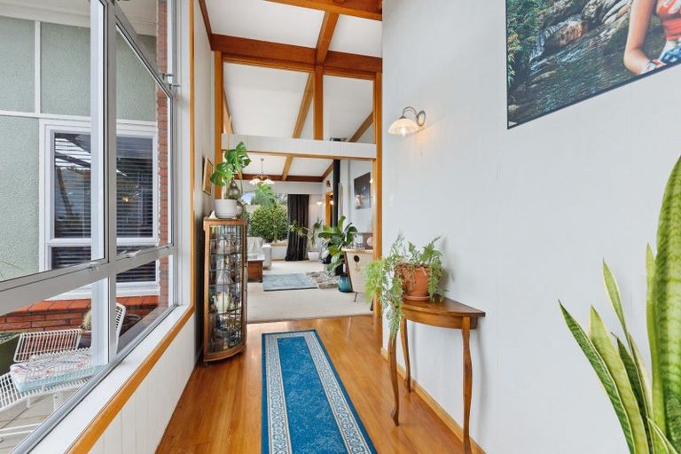 Photo of property in 216 Mangorei Road, Merrilands, New Plymouth, 4312