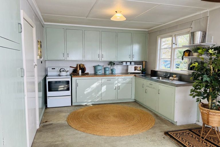 Photo of property in 17 Thyra Street, Dannevirke, 4930